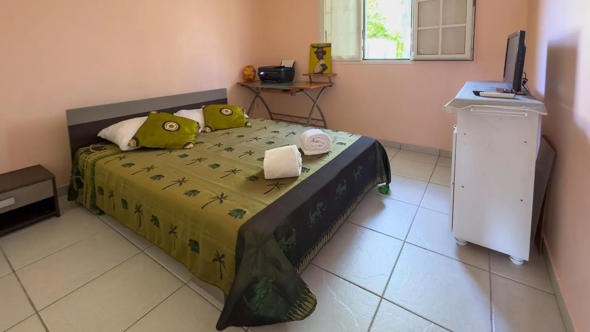 Le Cocon Tropical - A 15Min A Pied De La Plage Sainte-Anne Feriehus